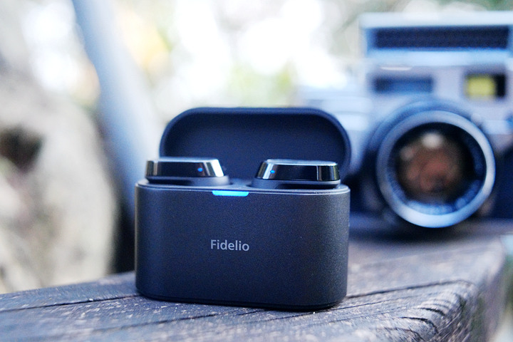[開箱 ]人生中總要來體驗一把什麼是頂級旗艦耳機｜Philips Fidelio T2