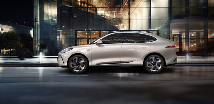 [新車新訊] 上汽集團中大型智能轎跑SUV智己 LS6