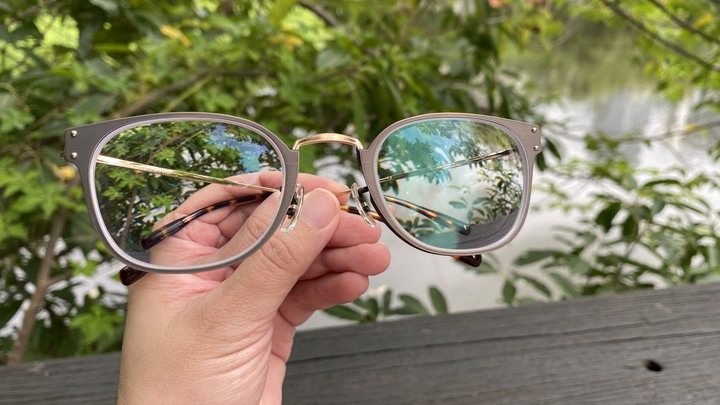 EYEVAN美框分享+東海濾藍光鏡片—高度近視高散光配鏡