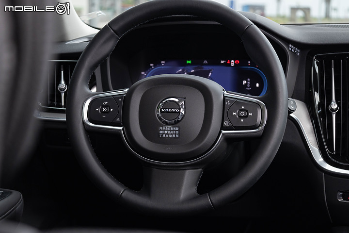 Volvo V60 Plus B3 試駕|旅行車老將再出招,入門動力更顯超值!