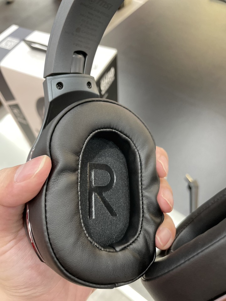 MSI IMMERSE GH50 WIRELESS 微星首款耳罩式電競無線耳機大開箱與詳細介紹