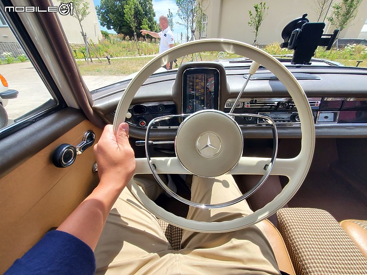 經典試駕|Mercedes-Benz W124 E500 Limited Edition,在維也納圓一個一親芳澤的夢!