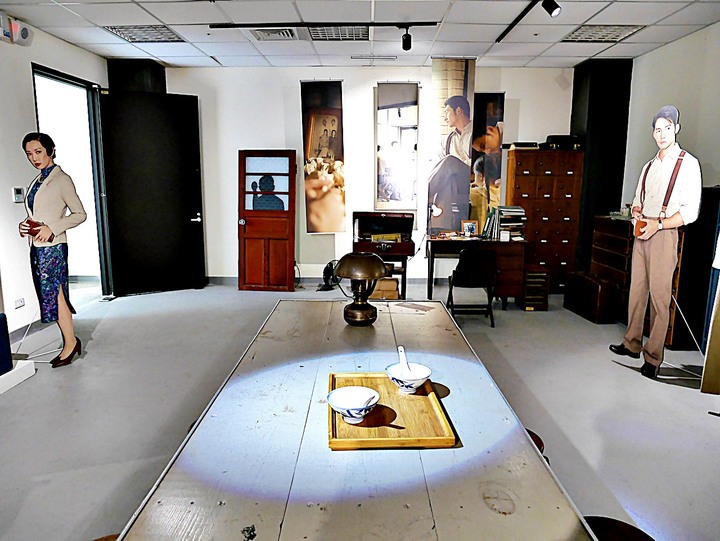 臺灣客家茶文化館、太平紅橋、龍潭大池、鍾肇政文學生活園區、武德殿 — 茶鄉龍潭一日行旅,外掛香噴噴的炸全雞配涼麵