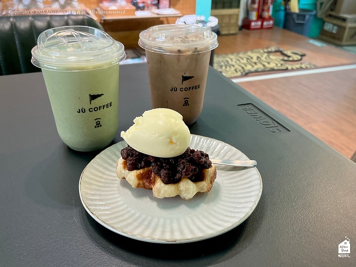 點我看大圖 屏東市區|众JU COFFEE_勝利星村內充滿綠意的野營風咖啡廳