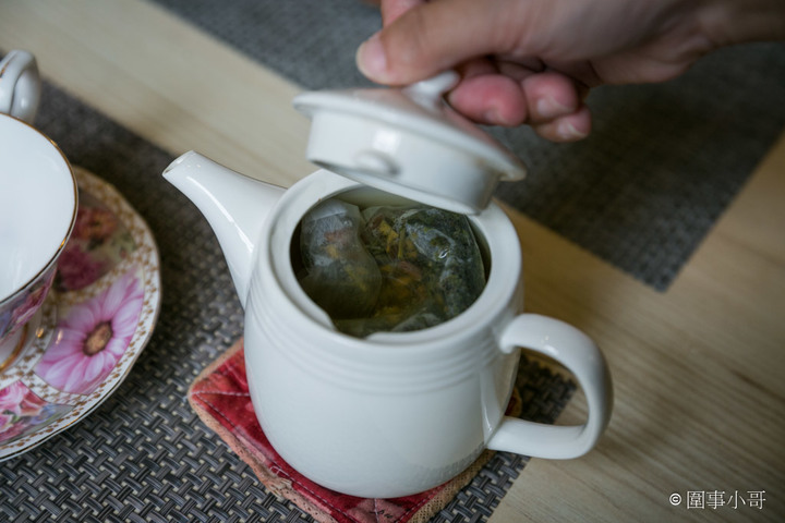 馬祖新村美食-YA bistro,一間集美味餐點與優閒氛圍於一身的法式鄉村餐館。如果在馬祖新村逛累了,來YA坐坐吧。桃園中壢美食推薦