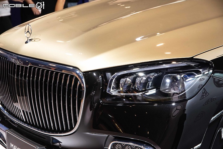 【採訪】Mercedes-Maybach GLS小改款現身Art Taipei,結合黃敬中藝術作品呈現高端奢華風采!