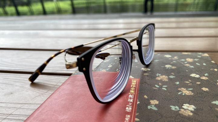 EYEVAN美框分享+東海濾藍光鏡片—高度近視高散光配鏡