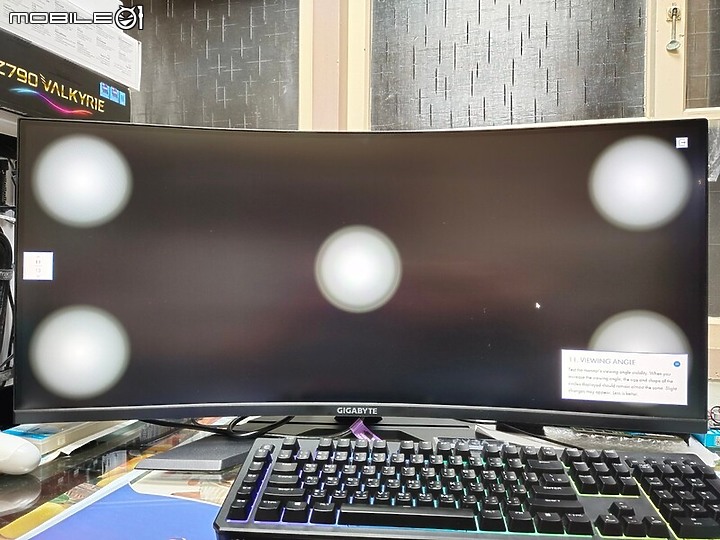 雞蛋糕爸爸開箱之數大便是美 GIGABYTE 技嘉GS34WQC 曲面電競螢幕 綺麗新視界大氣登場