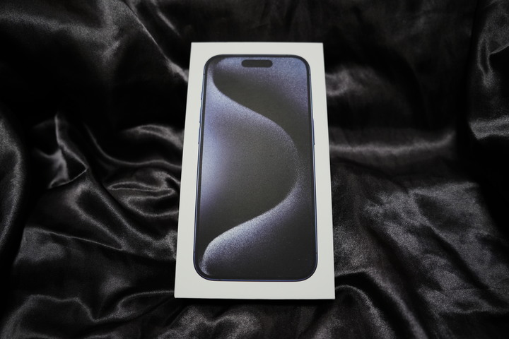 [開箱]--鈦藍iPhone 15 Pro，吸引Android用戶嘗試的機會?