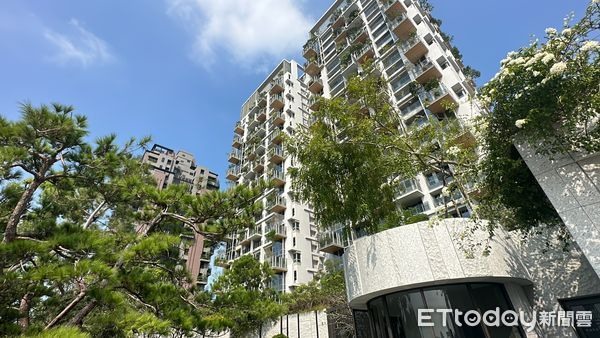 公設搬進一座湖「真的可以划船！」直擊台中隱富區最新豪宅