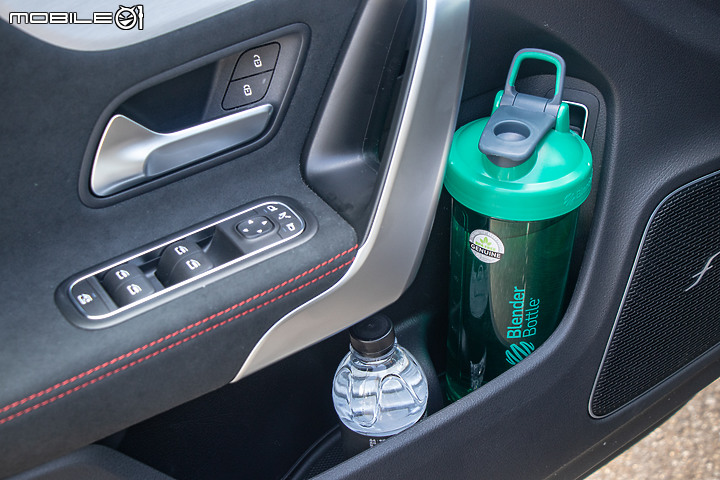 Mercedes-Benz CLA 200 Coupe 小改款試駕｜不是只有顏值能說嘴！