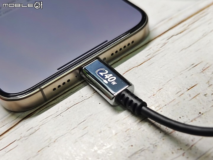 點我看大圖 iPhone 15 Pro Max 「 USB3.0 vs USB2.0 」傳輸對比測試 - Avier USB C 線與 Apple 原廠線差異有多少?