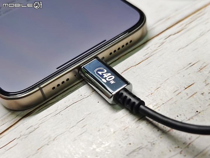 iPhone 15 Pro Max 「 USB3.0 vs USB2.0 」傳輸對比測試 - Avier USB C 線與 Apple 原廠線差異有多少？