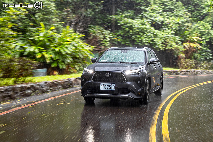 Toyota Yaris Cross 試駕報導|空間出色五育均衡,年販兩萬台的國產 CUV 新霸主報到!
