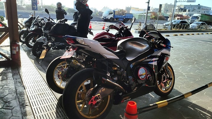 《老婆的通勤檔車2》CBR650R