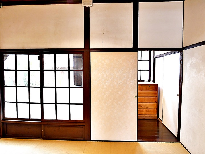 臺灣客家茶文化館、太平紅橋、龍潭大池、鍾肇政文學生活園區、武德殿 — 茶鄉龍潭一日行旅,外掛香噴噴的炸全雞配涼麵