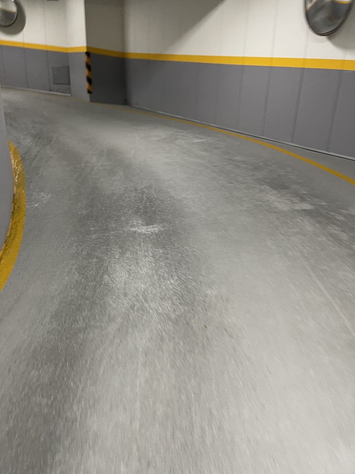 請益：社區地下停車場一直出現滲水