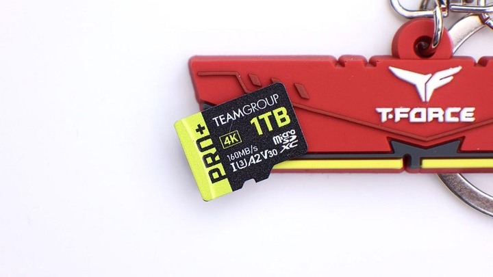 點我看大圖 那麼大的空間能做什麼呢!?TEAMGROUP PRO+ microSDXC 1TB UHS-I U3 A2 V30