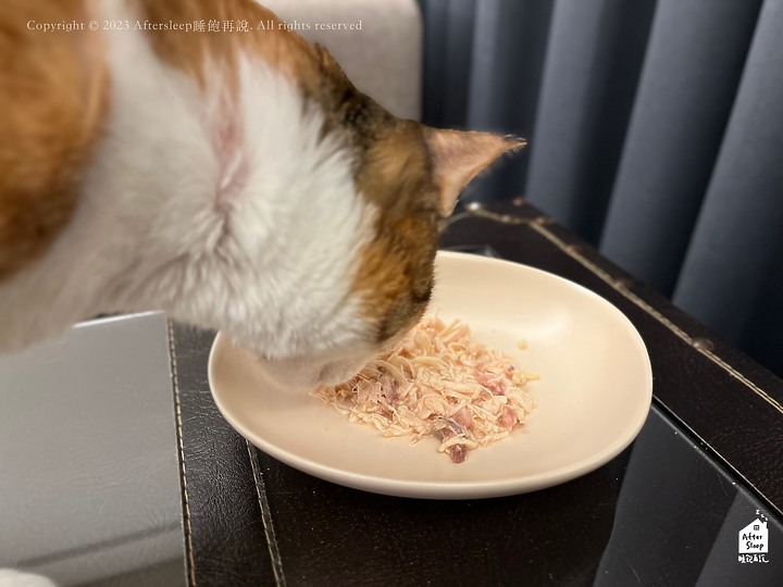 點我看大圖 大口吃肉肉!營養也顧夠夠_喵樂肉食控超高含肉量貓罐開箱(主食罐+鮮肉湯罐)
