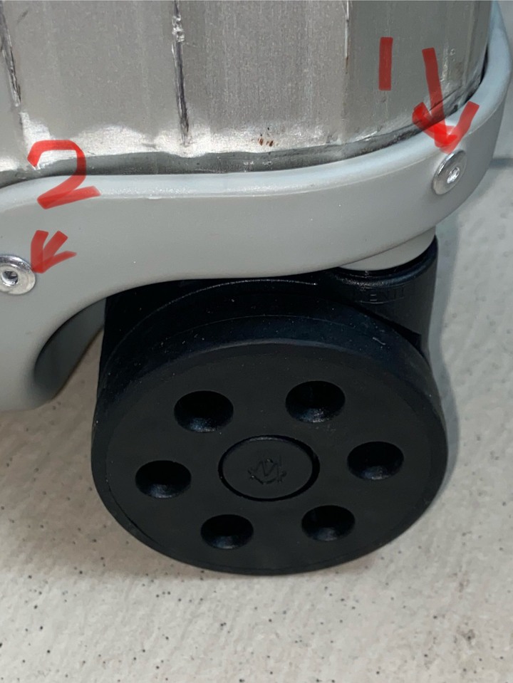 rimowa 輪子+輪子底座,自己更換,不專業分享。