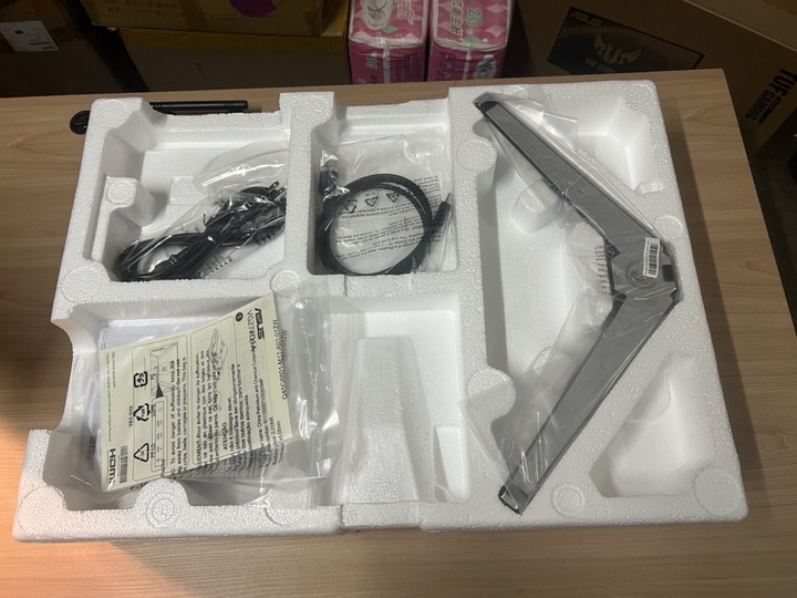 「開箱」TUF VG277Q1A 165Hz電競螢幕