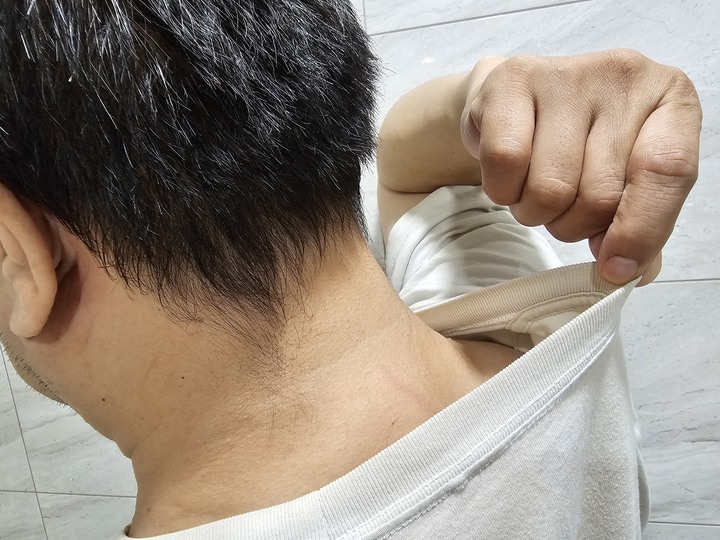 熟男必修的氣味學分【 LUCIDO 倫士度:頭皮去味洗髮精、零涼感去味沐浴露】改善油垢味,讓身體氣味不會被二一