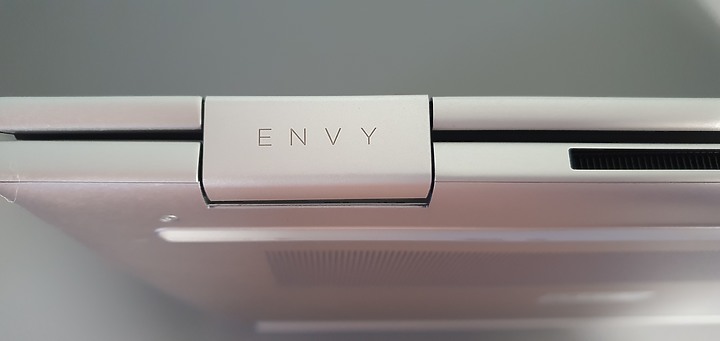 正反反正都好用 - 深度體驗 HP ENVY x360 15-fe0001TX