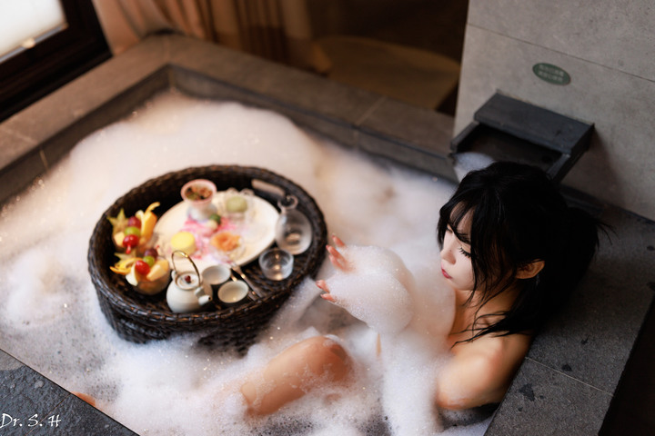 貴婦泡泡浴下午茶+小師妹+在逃女學生