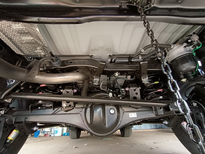 Land cruiser 200 與300 細節差異比較，延伸論台灣同好是否該入手兄弟車LX570?