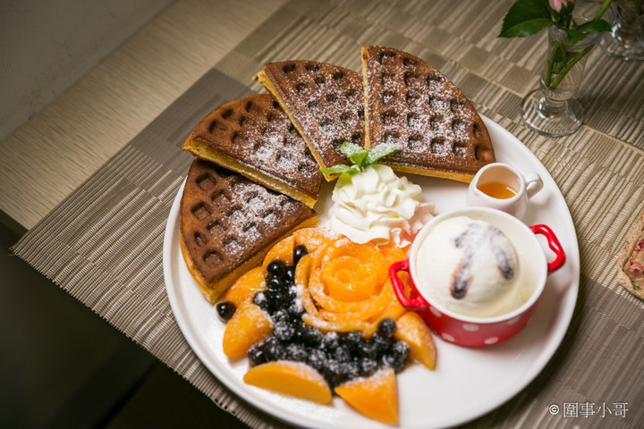馬祖新村美食-YA bistro,一間集美味餐點與優閒氛圍於一身的法式鄉村餐館。如果在馬祖新村逛累了,來YA坐坐吧。桃園中壢美食推薦