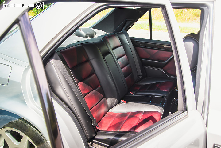 經典試駕|Mercedes-Benz W124 E500 Limited Edition,在維也納圓一個一親芳澤的夢!