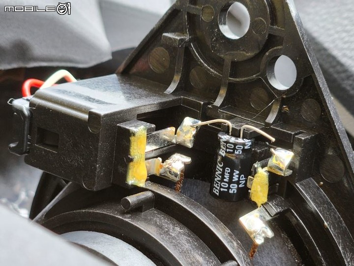 Toyato Prius PHV 交車隔天就換中高音電容改善聲音