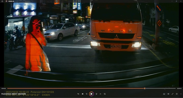 不讓救護車 吃罰單,讓了 妳檢舉我!!