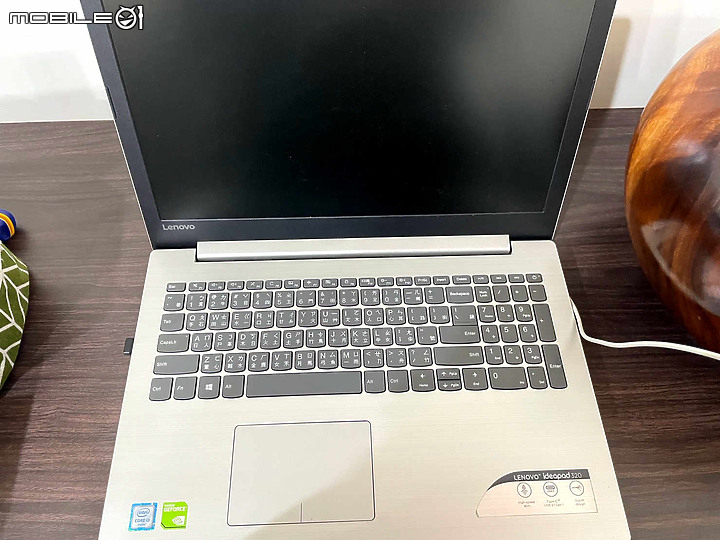 今年叔叔依舊是工具人之～大眾傳播系的表妹電腦採購FA507XI