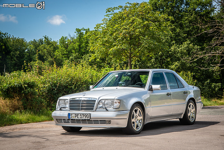 經典試駕|Mercedes-Benz W124 E500 Limited Edition,在維也納圓一個一親芳澤的夢!