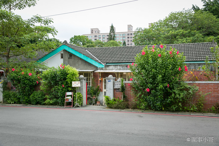 馬祖新村美食-YA bistro,一間集美味餐點與優閒氛圍於一身的法式鄉村餐館。如果在馬祖新村逛累了,來YA坐坐吧。桃園中壢美食推薦