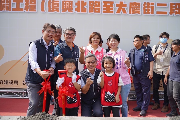 提升學童通行安全、改善區域排水，中市南區樹德國小旁道路開工