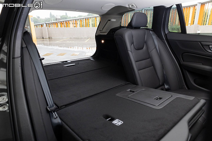 Volvo V60 Plus B3 試駕|旅行車老將再出招,入門動力更顯超值!