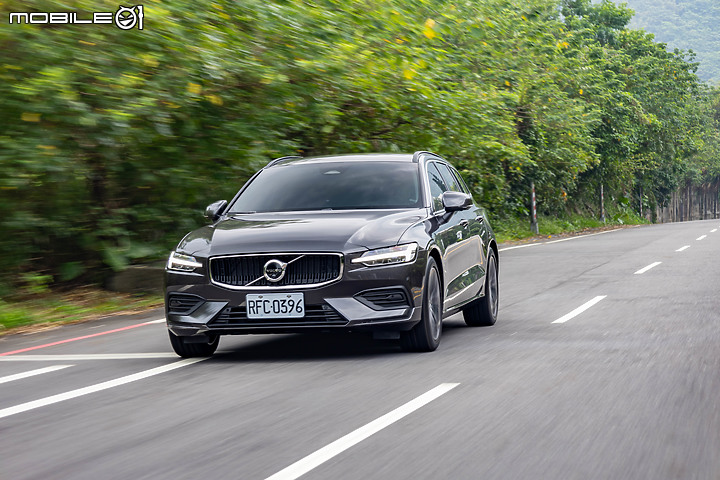 Volvo V60 Plus B3 試駕|旅行車老將再出招,入門動力更顯超值!