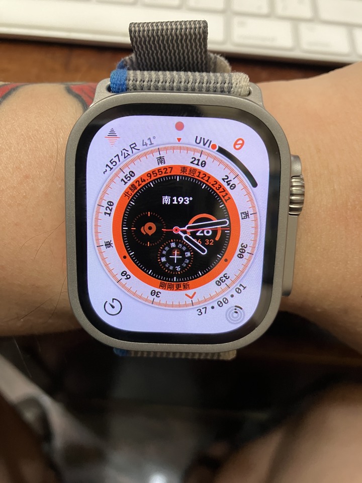 有人的apple watch ultra2的指南針app經緯度無法顯示且航點無法使用的嗎？？