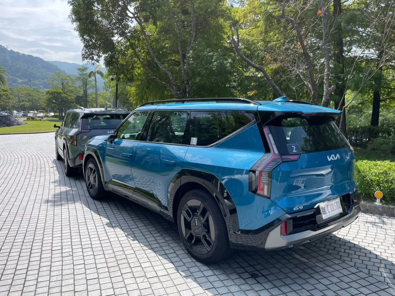 合作將近20年了！Kia全球品牌大使「蠻牛」納達爾收到一輛EV9 GT-Line！