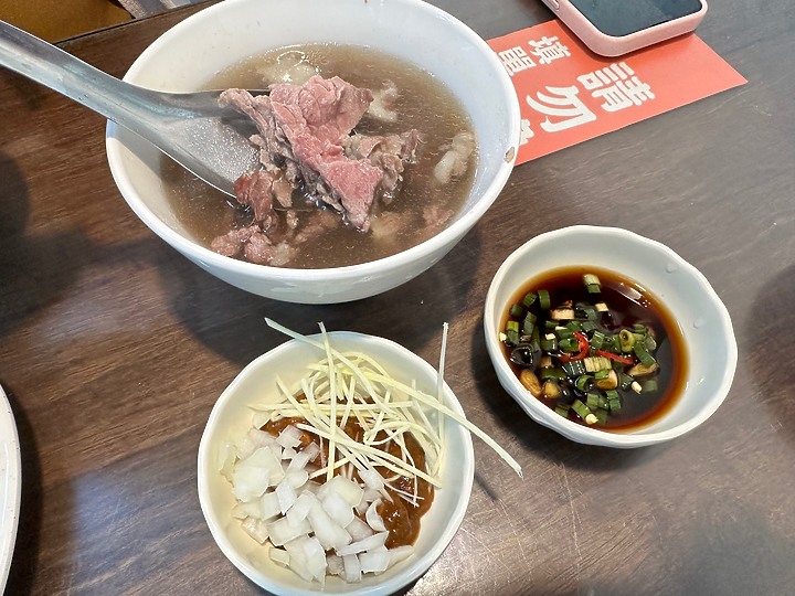 台南東區｜億哥牛肉湯後甲店＿近南紡24小時營業牛肉湯