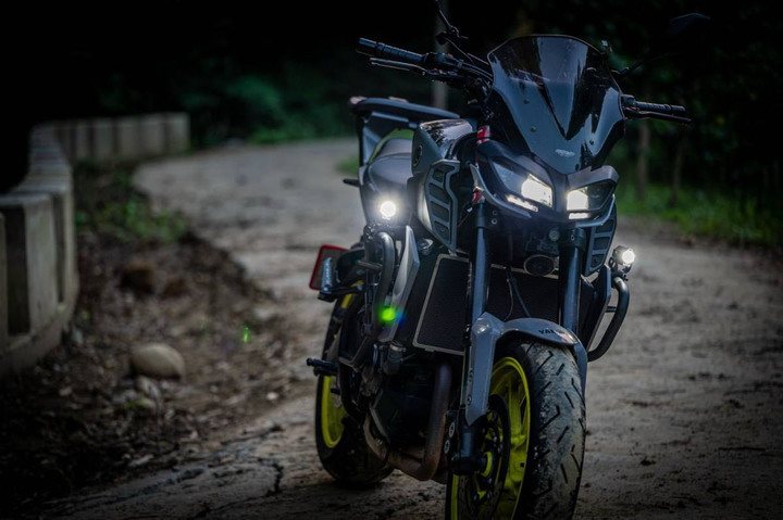 (圖片沒上傳重發)MT09+卡西提霧燈開箱