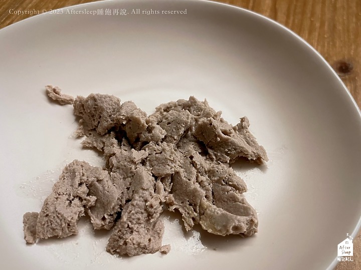 點我看大圖 大口吃肉肉!營養也顧夠夠_喵樂肉食控超高含肉量貓罐開箱(主食罐+鮮肉湯罐)