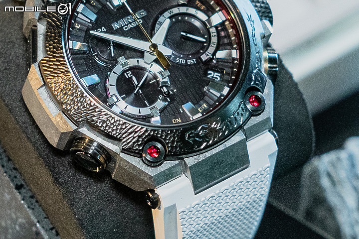 【採訪】MRG-B2000SG-1A 與 Full Metal 系列領軍｜G-SHOCK 40 週年高階錶款鑑賞！