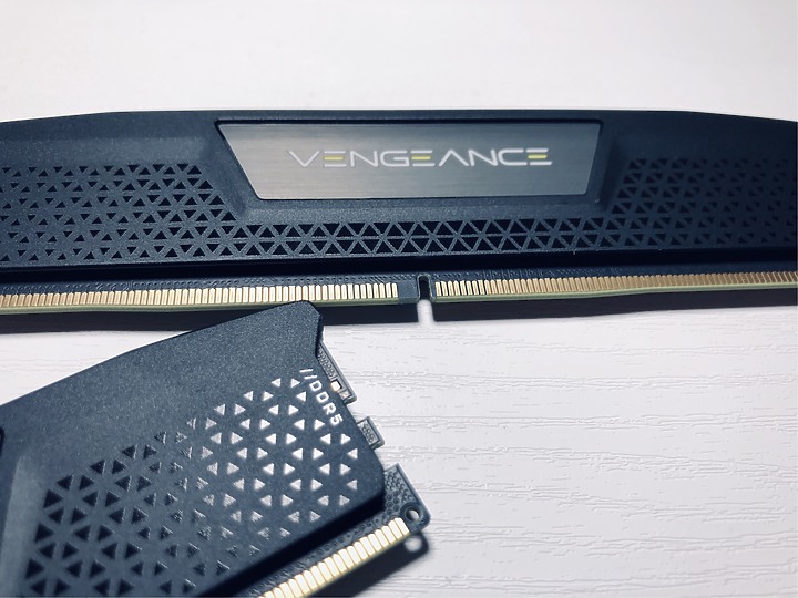 「來自大海的召喚」Corsair 海盜船 Vengeance 復仇者 DDR5 – 6000 C36 簡單開箱分享