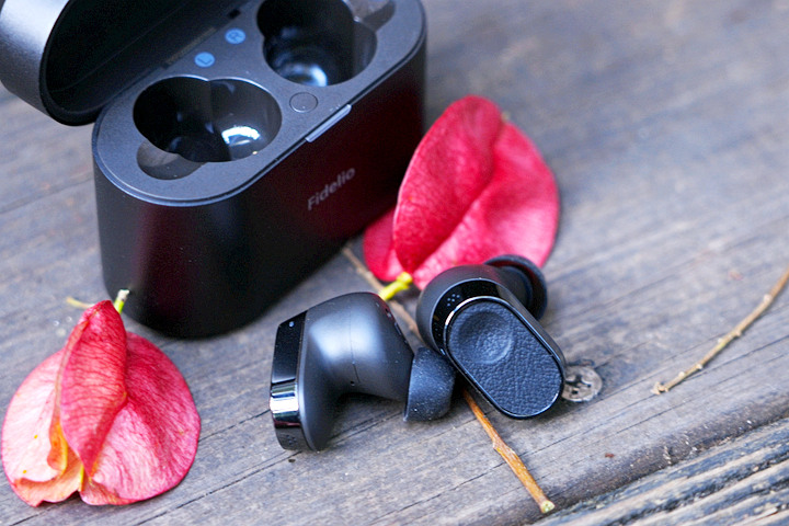 [開箱 ]人生中總要來體驗一把什麼是頂級旗艦耳機｜Philips Fidelio T2