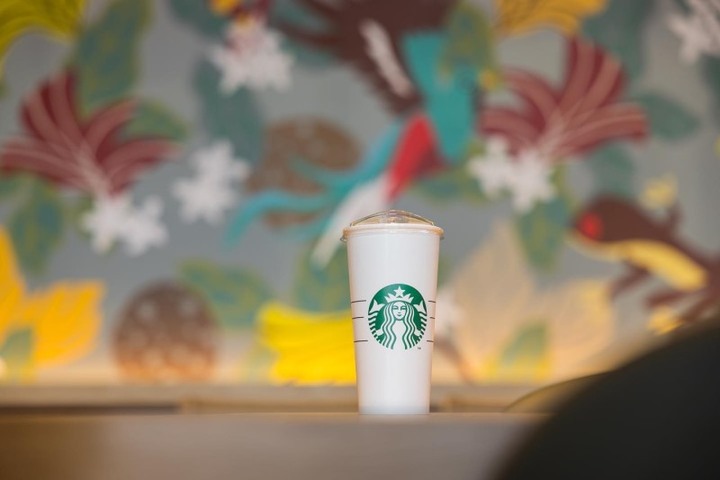 絕美星巴克再添一間!買1送1爽喝到12月，員林門市享多重優惠