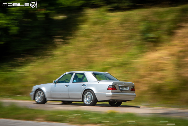 經典試駕|Mercedes-Benz W124 E500 Limited Edition,在維也納圓一個一親芳澤的夢!