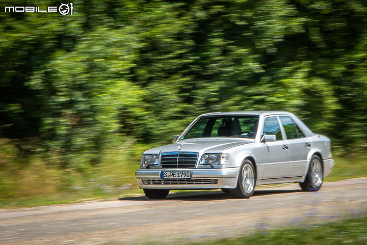 經典試駕|Mercedes-Benz W124 E500 Limited Edition,在維也納圓一個一親芳澤的夢!